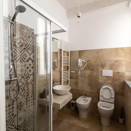 게스트하우스 La Creusa Calosso